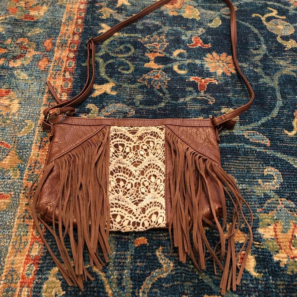 Fringed shoulder bag